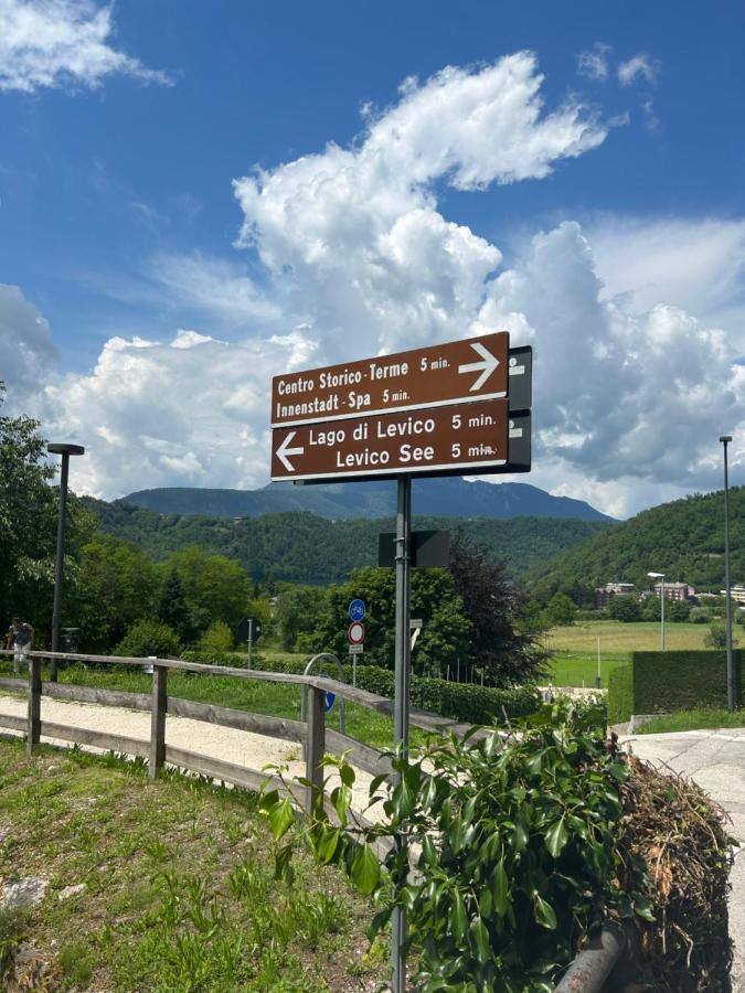 Casa Carolina Bed & Breakfast Levico Terme Bagian luar foto